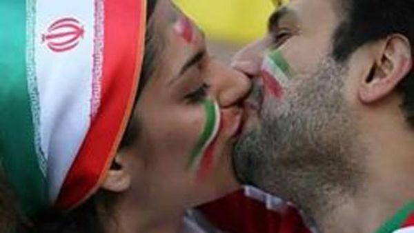 قبلة ساخنة " إيرانية"