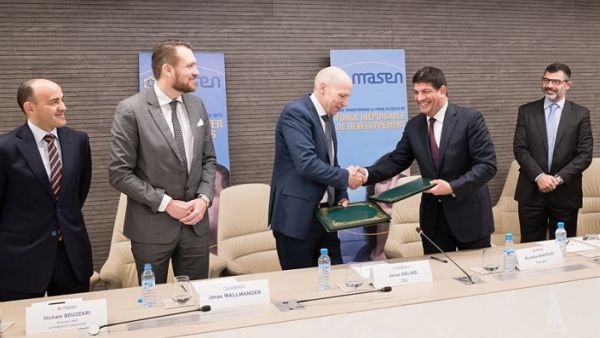 Signing process with from left Hicham Bouzekri R&D Director Masen, Jonas Wallmander, Vice President Partners and Collaboration Cleanergy AB, Jonas Eklind CEO Cleanergy AB, Mustapha Bakkoury President Masen and Obaid Amrane board member Masen Signing process with from left Hicham Bouzekri R&D Director Masen, Jonas Wallmander, Vice President Partners and Collaboration Cleanergy AB, Jonas Eklind CEO Cleanergy AB, Mustapha Bakkoury President Masen and Obaid Amrane board member Masen