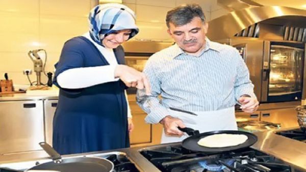 عبد الله جل وزوجته