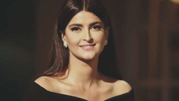 الإعلامية الأردنية علا الفارس 
