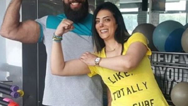 بعد إجرائها عملية...حورية فرغلي تطمئن جمهورها
