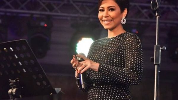 شيرين تسخر من (بطانة فستان) رانيا يوسف