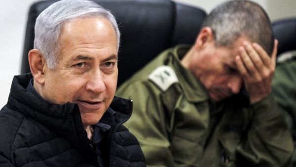 Israeli Prime Minister Benjamin Netanyahu (L) (AFP)