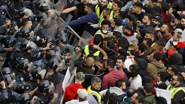 Protest in Lebanon (Twitter)