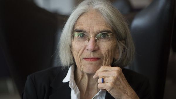 Donna Leon (Twitter)