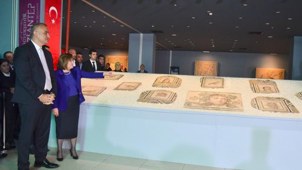 Returned 'Gypsy girl' mosaic pieces on show (Twitter)