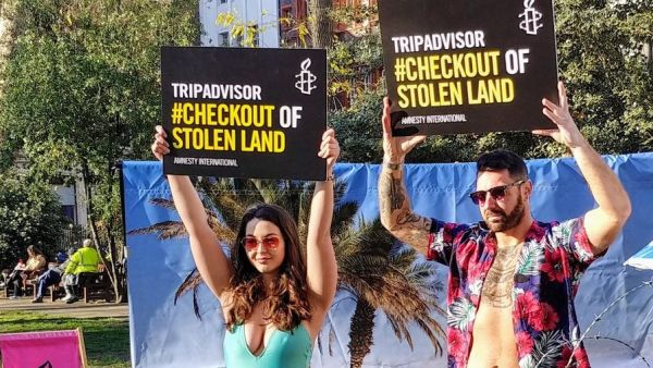 Barbed wire beach (Twitter)