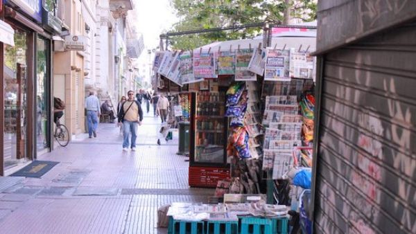 550 media workers dismissed by three publishing companies will receive EU aid (Twitter)