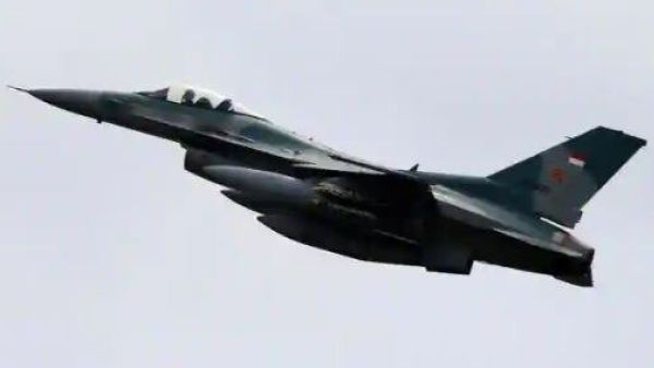 Pakistan air force shot down two Indian warplanes (Twitter)