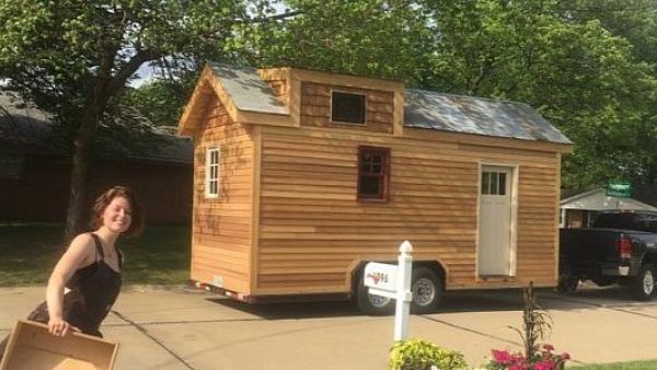Woman’s Tiny House on Wheels Stolen in St. Louis  (Twitter)