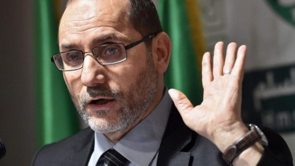 leader of the Movement of Society for Peace Abderrazak Makri says he is no longer interested in running for the presidential  race slated on 18 April (Twitter)