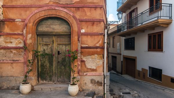 A view of the village of Sambuca di Sicilia, Italy (Shutterstock)