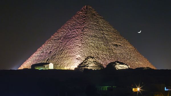 Egypt Pyramid night Egypt, Giza (Shutterstock)