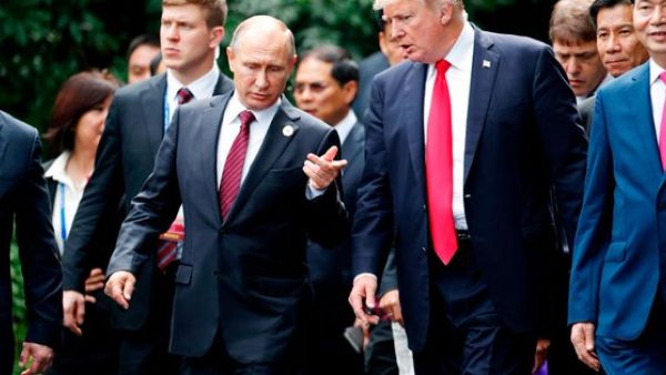 Russian President Vladimir Putin with Donald Trump (Twitter)