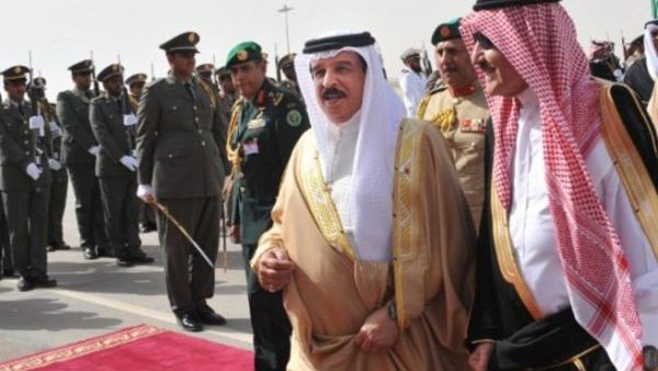 أمير منطقة الرياض في استقبال ملك البحرين أمير منطقة الرياض في استقبال ملك البحرين