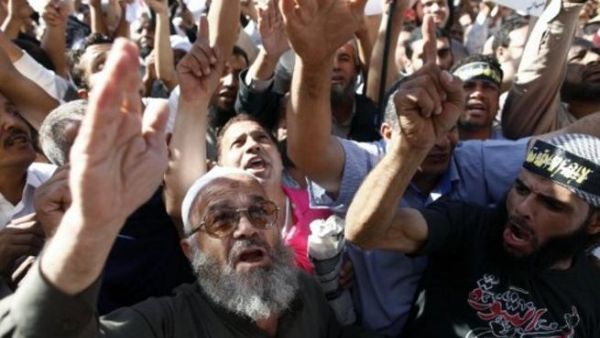 أتباع التيار السلفي في مظاهرة جمعة تطبيق الشريعة في مصر