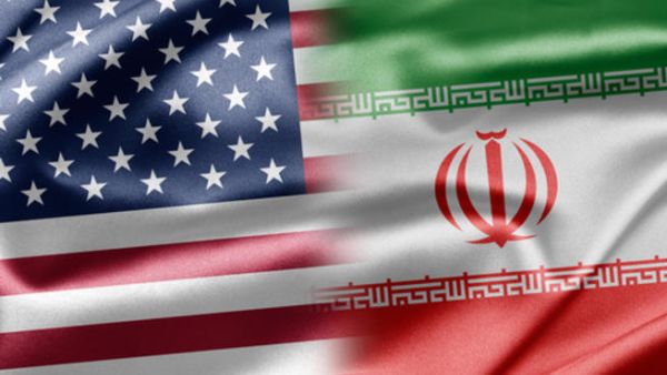 علم الولايات المتحدة وايران. 