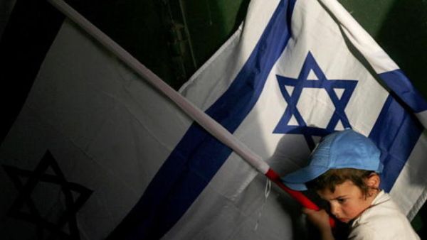 ترفض الوثيقة أفكار بعض اليهود ممن يعتقدون أن لهم حقاً في فلسطين «تعويضاً عن معاناتهم في المحرقة النازية».