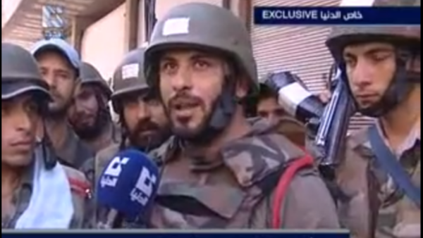 جنود من الجيش السوري كما ظهروا في المقابلة