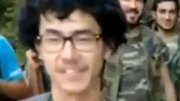 مصطفى، الصحفي الياباني الذي أسلم على يد الجيش الحر  مصطفى، الصحفي الياباني الذي أسلم على يد الجيش الحر