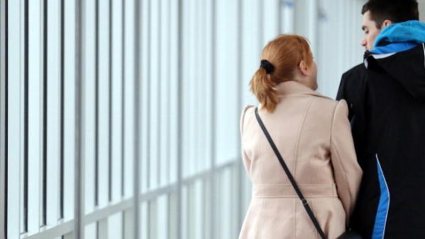 تنمو روح المنافسة لدى المرأة أكثر منها لدى الرجل لا سيما حين تدخل امرأةٌ أخرى على الخطّ