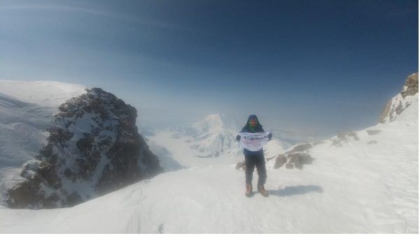 Ahmad Bani Hani during his climb
