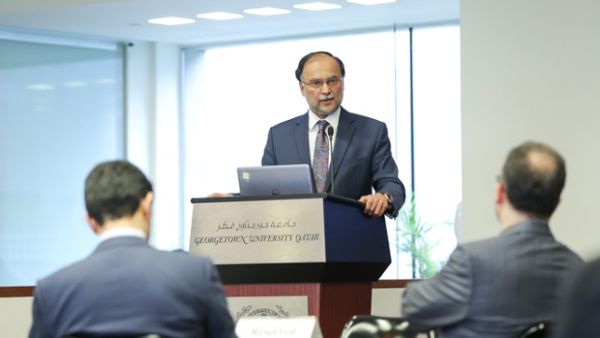  أحسان إقبال تشودري، وزير الداخلية والتخطيط والتنمية والإصلاح بالحكومة الفيدرالية الباكستانية