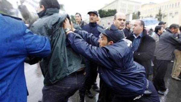 يرجع تاريخ تواجد المذهب الأباضي في شمال أفريقيا وخاصة بالجزائر إلى عصر الدول الأموية