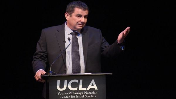 أعرب آري شافيت في بيانه حول الاستقالة عن "خجله" من "أخطائه"