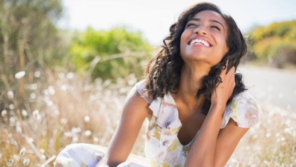 لا شك ان صاحبات البشرة السمراء لديهن سحر خاص