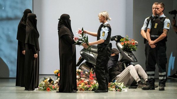 Models in Burqas Walk Runway at Copenhagen Fashion Week (Twitter)