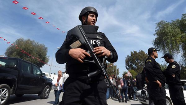 A Tunisian police officer in the capital city, Tunis. (AFP/File)