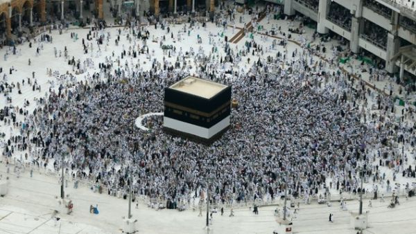 Muslim pilgrims from around the world circle around the Kaaba at the Grand Mosque in the Saudi city of Mecca on September 9, 2016. (AFP/File) 