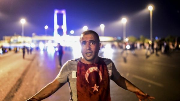 The Turkish military clashed with civilians at the entrance to the Bosphorus Bridge in Istanbul. (AFP/Bulent Kilic)