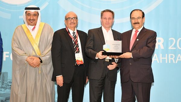 Appreciation Award to Mika Lauhde by AbdulHussain bin Ali Mirza Minister of EW Appreciation Award to Mika Lauhde by AbdulHussain bin Ali Mirza Minister of EW