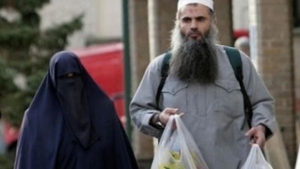 رجل الدين المتهم بالإرهاب الأردني أبو قتادة