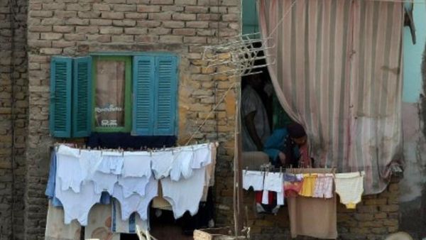 تعليق الغسيل في البلكونه عادة مصرية سيئة! تعليق الغسيل في البلكونه عادة مصرية سيئة!