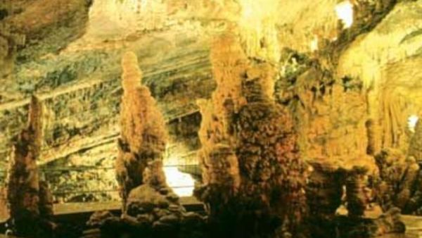 مغارة جعيتا في لبنان. مغارة جعيتا في لبنان.