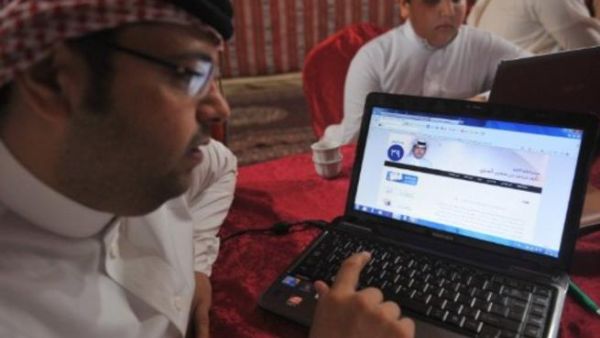 الحكومة تفسد الشعب. الحكومة تفسد الشعب.