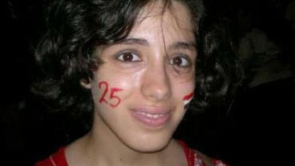 علياء المهدي ربطت بين صورها العارية وبين الثورة في مصر!. علياء المهدي ربطت بين صورها العارية وبين الثورة في مصر!.