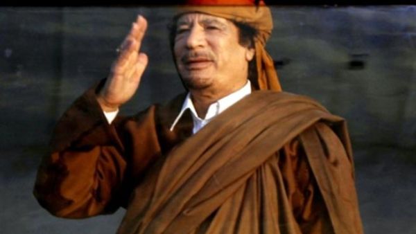 القذافي متضامن مع المعارضة!! القذافي متضامن مع المعارضة!!