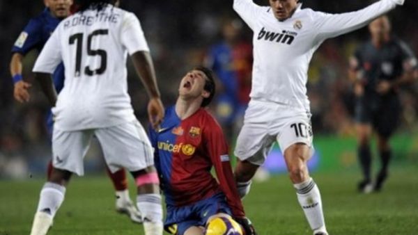 كرة القدم أفيون الشعوب. كرة القدم أفيون الشعوب.