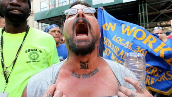 سيتيح المركز الوطني للصراخ للسعوديين التنفيس عن غضبهم المكبوت.  سيتيح المركز الوطني للصراخ للسعوديين التنفيس عن غضبهم المكبوت.