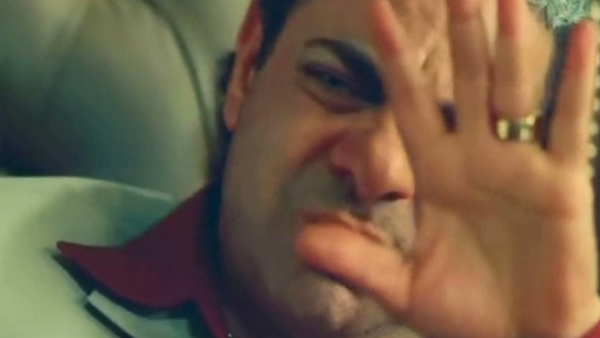 المرادف المصري لطال عمرك هو " يا باشا "  وبعضهم يزعم أنه " يا فندم ". (صورة تعبيرية). المرادف المصري لطال عمرك هو " يا باشا "  وبعضهم يزعم أنه " يا فندم ". (صورة تعبيرية).