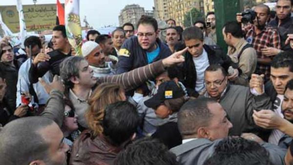 قانون منع التظاهر الجديد مصر يثير جدلا واسعا