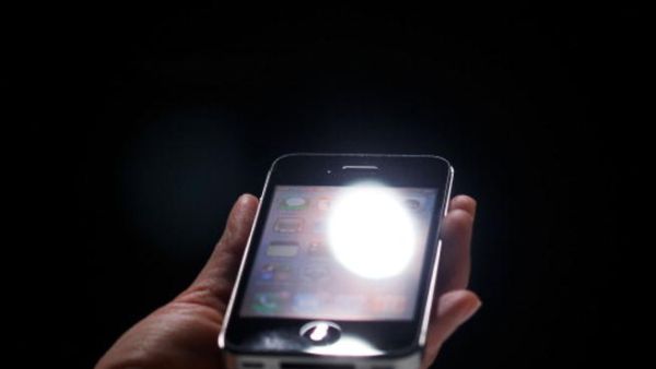 البلاك بيري والآي فون متهمان بعرقلة التواصل بين الأزواج!! البلاك بيري والآي فون متهمان بعرقلة التواصل بين الأزواج!!