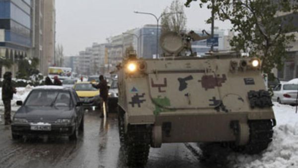 ازمة مرورية خانقة في العاصمة الاردنية عمان بعد العاصفة الثلجية اليكسا