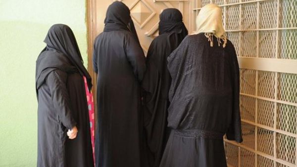 سجينات يبقين خلف القضبان لرفض ذويهن استلامهن