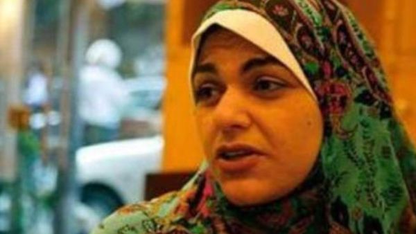 الناشطة السياسية المصرية نوارة نجم الناشطة السياسية المصرية نوارة نجم