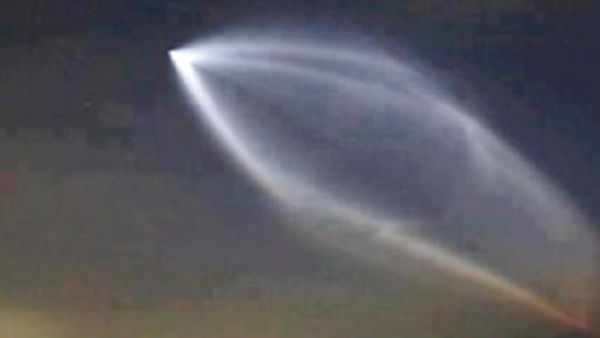 أجسام مضيئة في سماء الشرق الأوسط تثير جدلاً واسعاً أجسام مضيئة في سماء الشرق الأوسط تثير جدلاً واسعاً